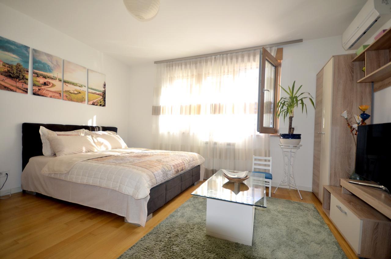 Clean&Cozy Apartments Novi Beograd Belgrado Quarto foto