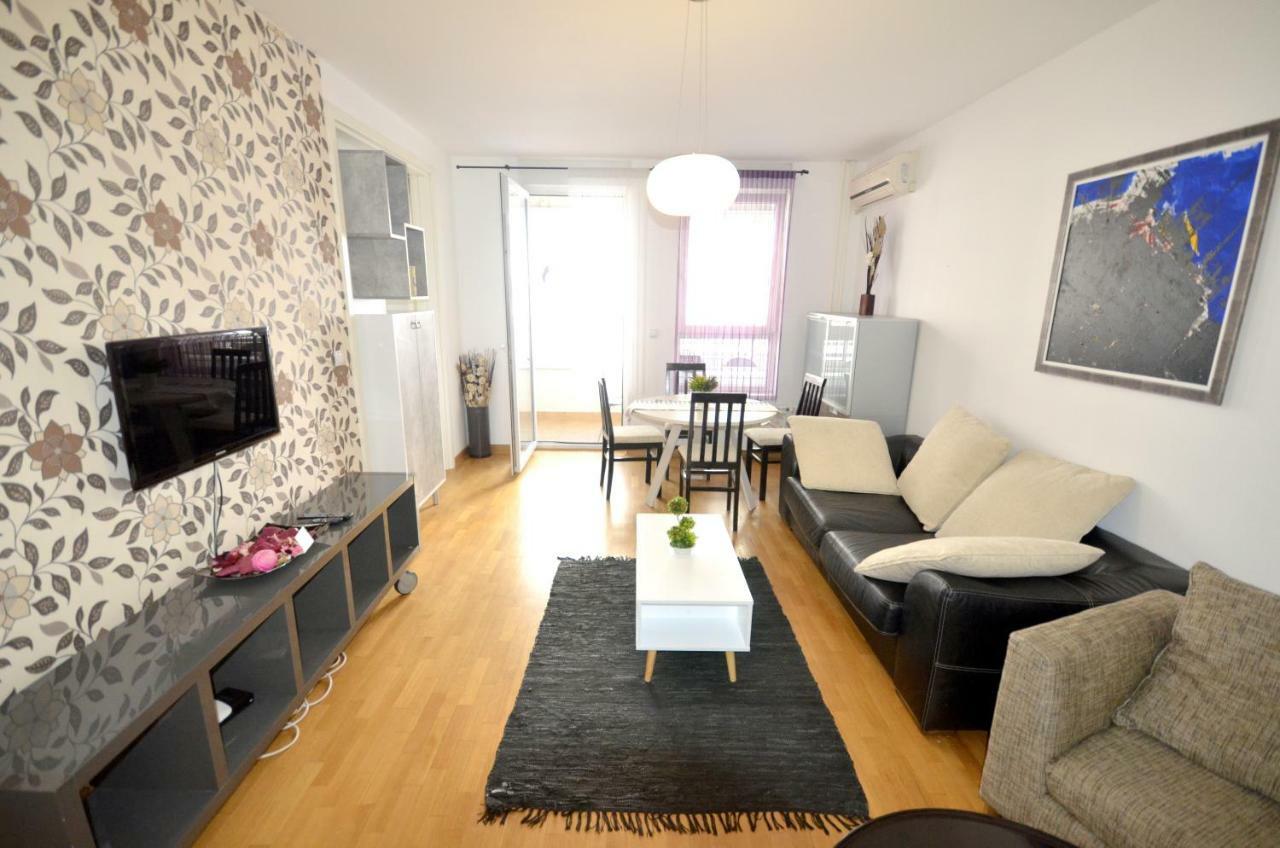 Clean&Cozy Apartments Novi Beograd Belgrado Exterior foto