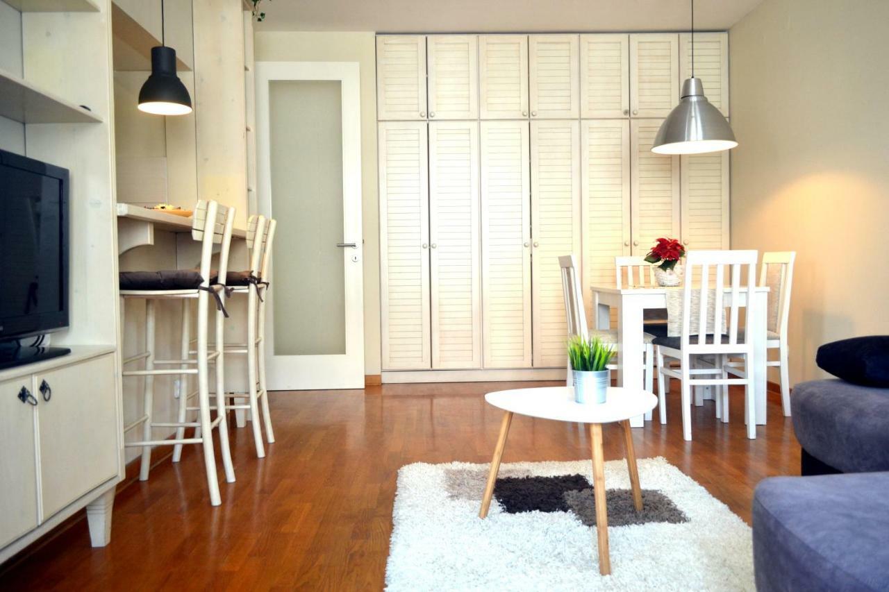 Clean&Cozy Apartments Novi Beograd Belgrado Exterior foto